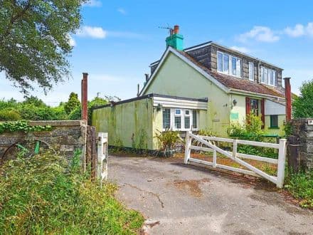 FOR SALE VIA BRADLEYS TRADITIONAL ONLINE AUCTION 10AM 30TH JUNE 2026.