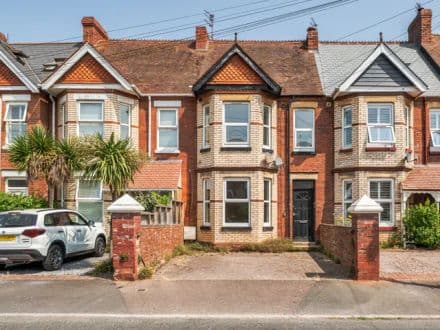 Lyndhurst Road, EX8 3DT