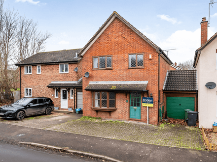 Link-Detached in need of modernising