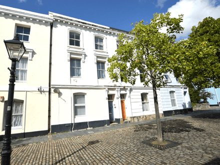 FOR SALE VIA BRADLEYS TRADITIONAL ONLINE AUCTION 10AM 22ND OCTOBER 2025.