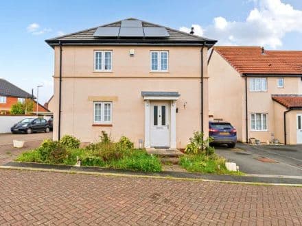 MODERN, DETACHED & BY THE COAST